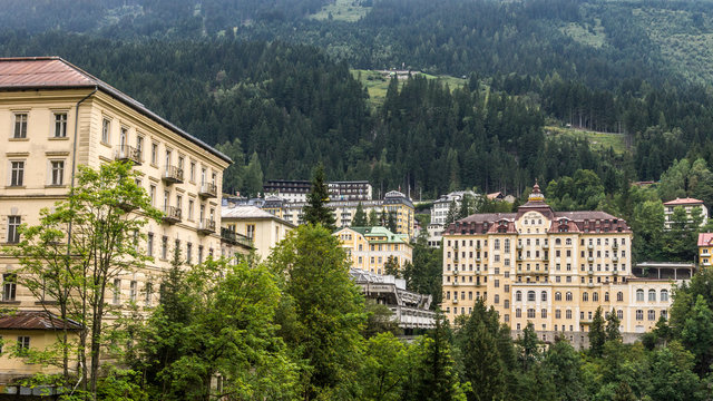 Mondäne Hotels aus der Kaiserzeit bilden das Stadtbild von Bad Gastein