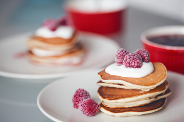 pancakes with raspberries