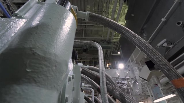 On diesel engine of large ship