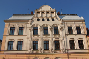 Zabytkowy budynek Poczty w Cieszynie (Polska, województwo śląskie) wybudowany w 1909 roku w stylu secesyjnym. - obrazy, fototapety, plakaty