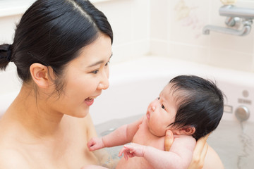 お風呂　赤ちゃん・お母さん