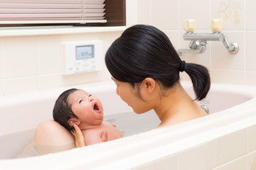 お風呂　赤ちゃん・お母さん