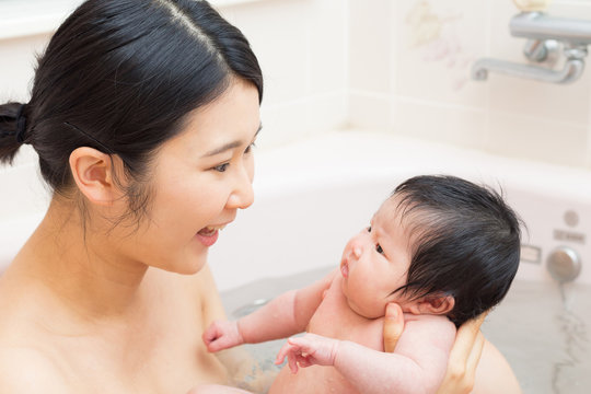 1 0 最適な 親子風呂 画像 ストック写真 ベクター Adobe Stock