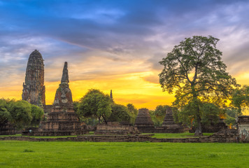 The old temple in Thailand, Phra Nakhon Si Ayutthaya, Thailand - obrazy, fototapety, plakaty