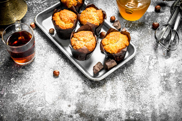 Honey muffins with fragrant tea.