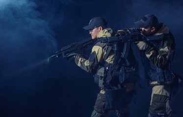 soldiers of the elite special purpose units