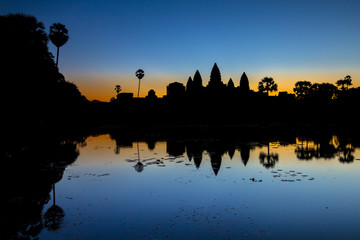 Obraz premium Cambodia Siem Reap Angkor Wat sunrise dawn UNESCO heritage blue hour