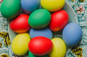 Fototapeta na wymiar Easter eggs in plate