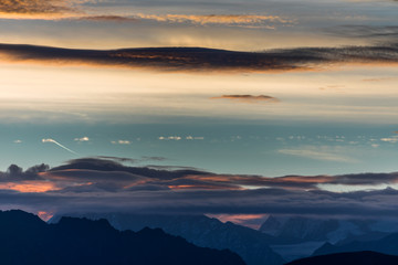 Sonnenaufgang in den Alpen - Herbst