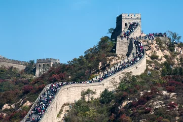 Papier Peint photo Lavable Mur chinois Crowd tourists visit Badaling Great Wall in autumn, Beijing