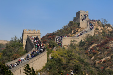 Crowd tourists visit Badaling Great Wall in autumn, Beijing