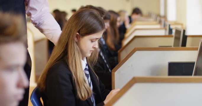 4k, Teacher catches student with phone during a lecture in a computer lab.