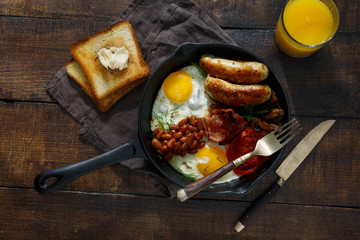 full English breakfast in vintage pan