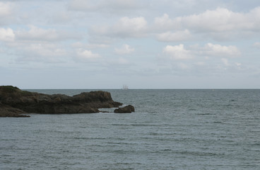 paysage mer rocher voilier