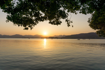 Fototapeta na wymiar hangzhou west lake during sunset