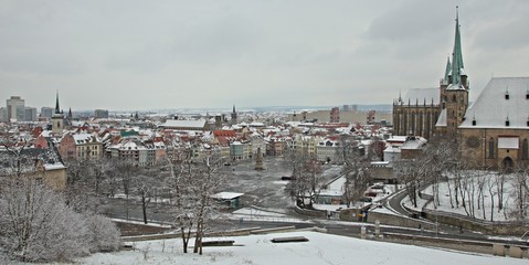 Blick vom Petersberg auf Erfurt im Winter