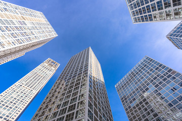Obraz na płótnie Canvas panoramic cityscape with modern office building