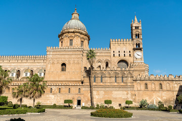 Fototapeta na wymiar View of Palermo Cathedral church, Sicily, southern Italy 