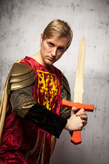 Fototapeta premium mit dem Schwert drohen