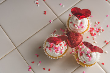 Triple heart cupcakes with text space to the left