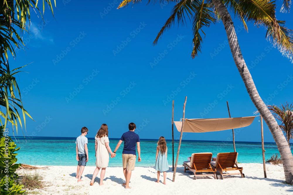 Canvas Prints Family on summer vacation