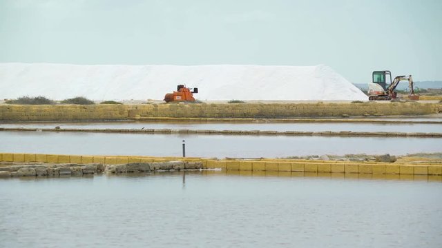 16373_The_white_heap_of_salts_on_the_ground_in_Italy.mov