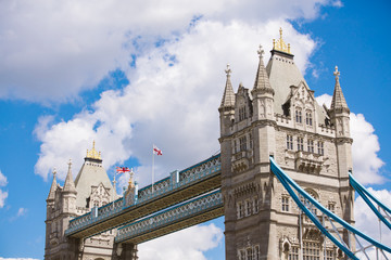 Fototapeta na wymiar Tower Bridge in London on a beautiful sunny day.