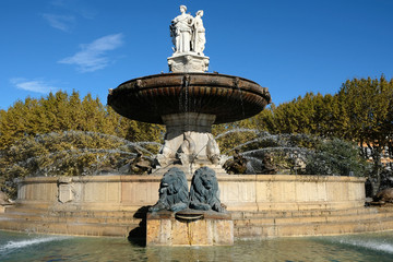 Historic famous rotonde fountain on cours mirabeau aix-en-provence aix en provence france photo