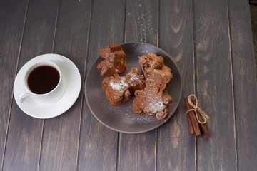 coffee cake and powdered sugar