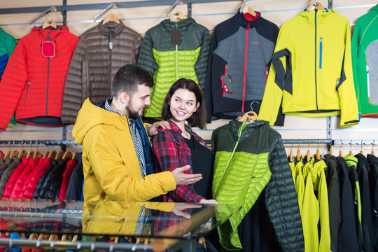 Buyers discuss buying a windcheaters