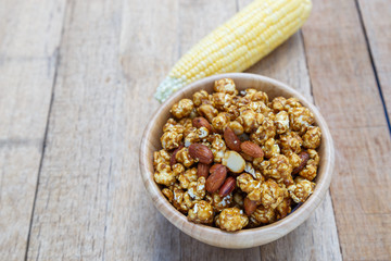 Popcorn caramel mix macadamia and almond taste