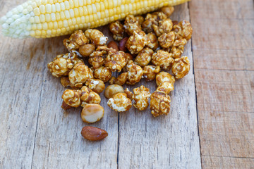 Popcorn caramel mix macadamia and almond taste