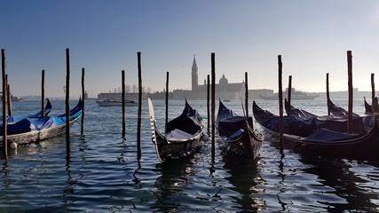 Gondoles sur la mer adriatique, Venise, Italie