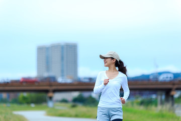 女性 ランニング