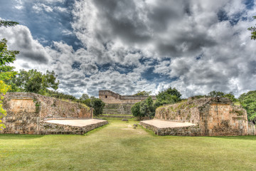 Fototapeta na wymiar Die Ruinen der Maya-Stadt Uxmal