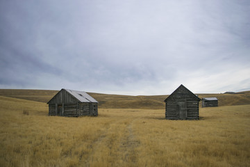 Fototapeta na wymiar Abandoned Barn on the Plains