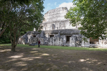 Fototapeta na wymiar Becán ist eine archäologische Stätte und vormaliges Zentrum der Maya der präklassischen Periode im Rio-Bec-Stil