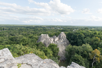 Bec&aacute;n ist eine arch&auml;ologische St&auml;tte und vormaliges Zentrum der Maya der pr&auml;klassischen Periode im Rio-Bec-Stil