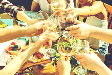 Grillparty in eigenem Garten