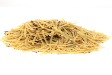 bami goreng fettuccine piccanti con veerdure