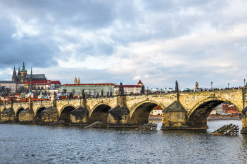 Obraz premium The clouds, bridge, river, castle