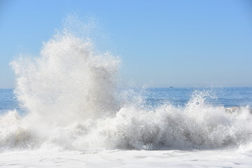 Breaking Wave with spray