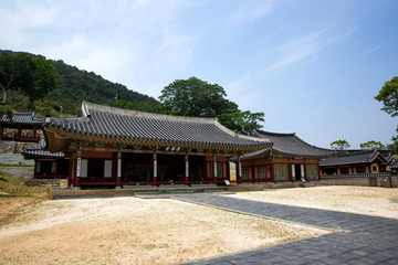 Fototapeta na wymiar Tongjeyoung is a historical site of the Joseon Dynasty in Munhwa-dong, Tongyeong, Korea.