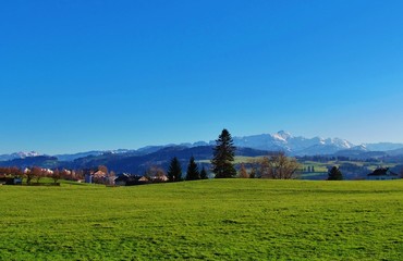 Fototapeta na wymiar Gossau SG, Blick auf den Alpstein, Ostschweiz