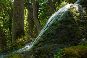 Wasserfall im Freilichtmuseum Sa Granja auf Mallorca