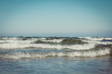 Brandung mi Wellen und Meer