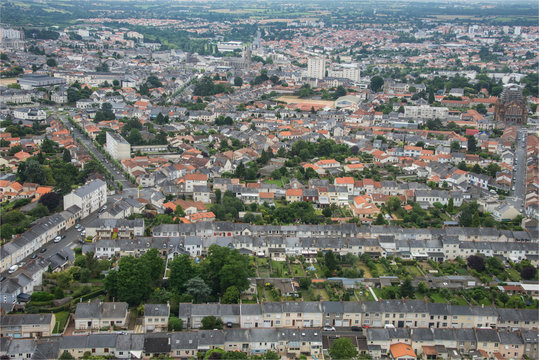 Vue a&eacute;rienne d'une r&eacute;sidence &agrave; Cholet dans le Maine-et-Loire en France