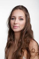 brunette woman with natural make-up