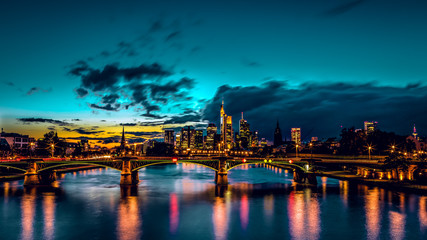 Fototapeta na wymiar Frankfurt skline by night