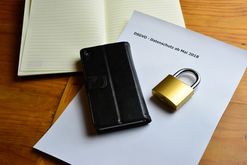 Datenschutz Sicherheit Kette mit Schloß im Internet
